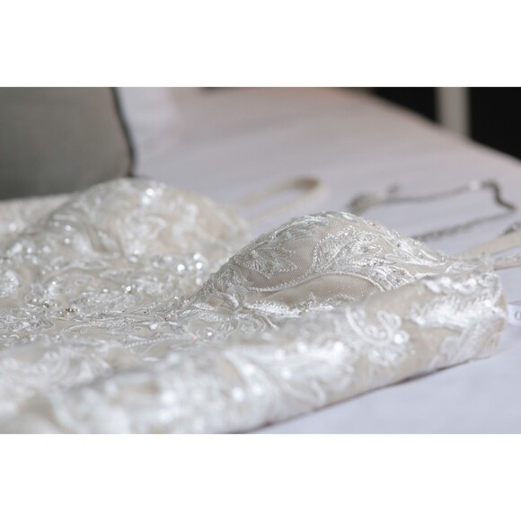 Wedding Dress Size 14 Ivory and Pink Embroidered Details Oleg Cassini - Picture 7 of 16